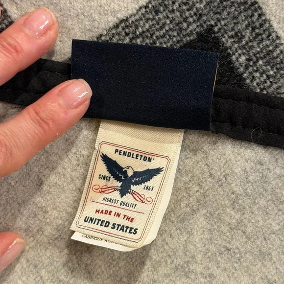 Pendleton Kiva Steps Blanket (Queen 90”x90”) - Picture 6 of 10